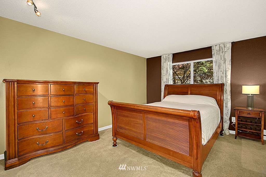 7809 218th Street Southwest, Unit 4 Edmonds, WA 98026 - Photo 11 of 13 Gallery Image 11