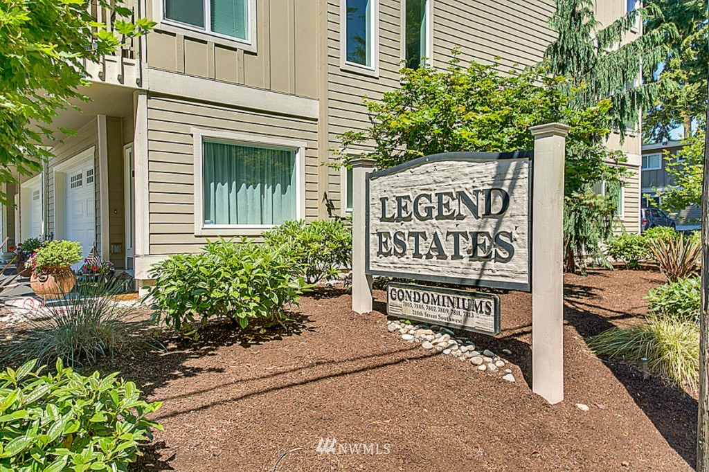 7809 218th Street Southwest, Unit 4 Edmonds, WA 98026 - Photo 4 of 13 Gallery Image 4