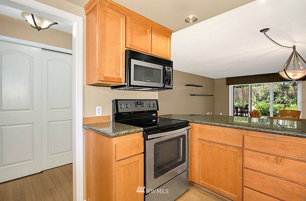 7809 218th Street Southwest, Unit 4 Edmonds, WA 98026 - Photo 9 of 13 Gallery Image 9