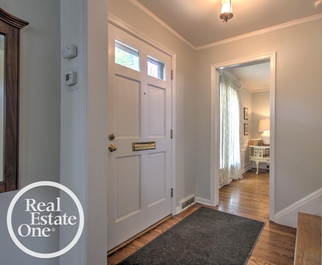 212 Moross Road Grosse Pointe Farms, MI 48236 - Photo 4 of 47
