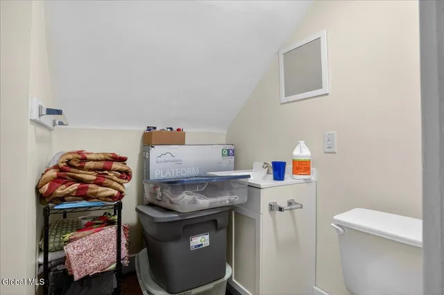 $289,900 | 3418 Albany Street, Niskayuna, NY 12304