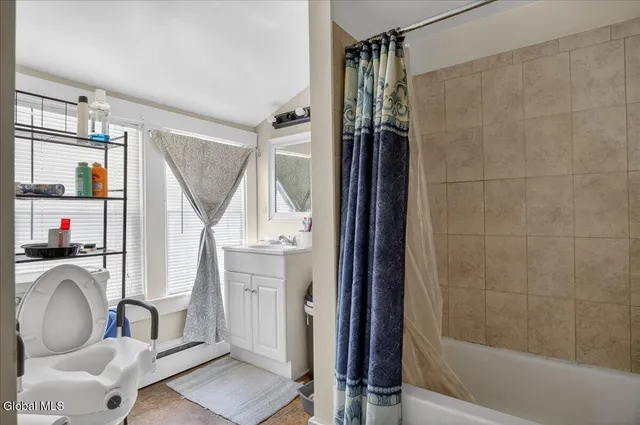 $289,900 | 3418 Albany Street, Niskayuna, NY 12304