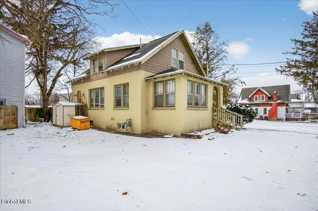 $289,900 | 3418 Albany Street, Niskayuna, NY 12304