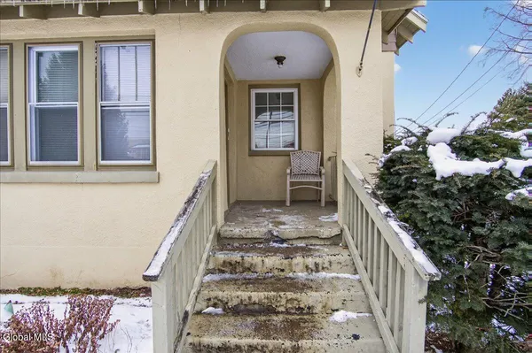 $289,900 | 3418 Albany Street, Niskayuna, NY 12304