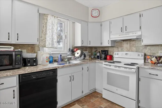 $289,900 | 3418 Albany Street, Niskayuna, NY 12304