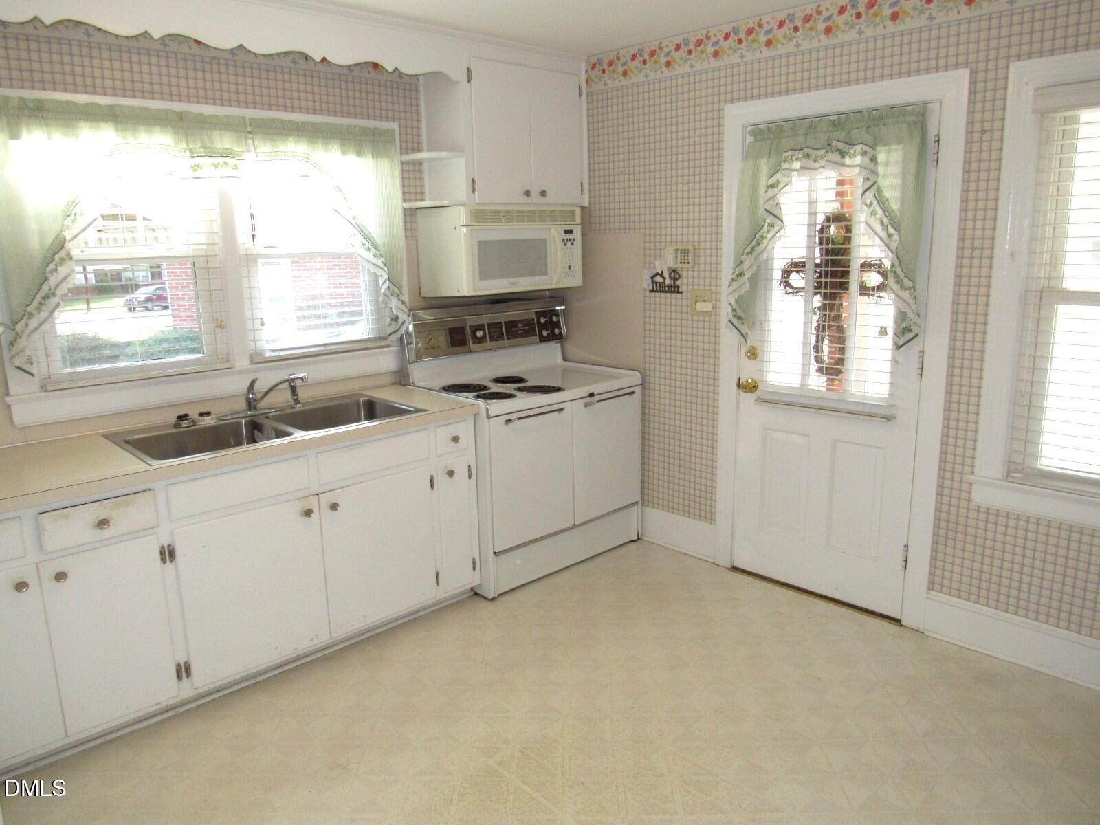 300 Forest Road Oxford, NC 27565 - Photo 11 of 38 Kitchen