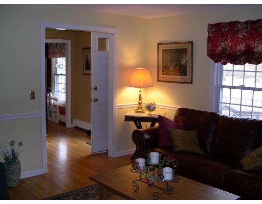 146 Debora Road North Attleboro, MA 02760 - Photo 8 of 22 Gallery Image 8