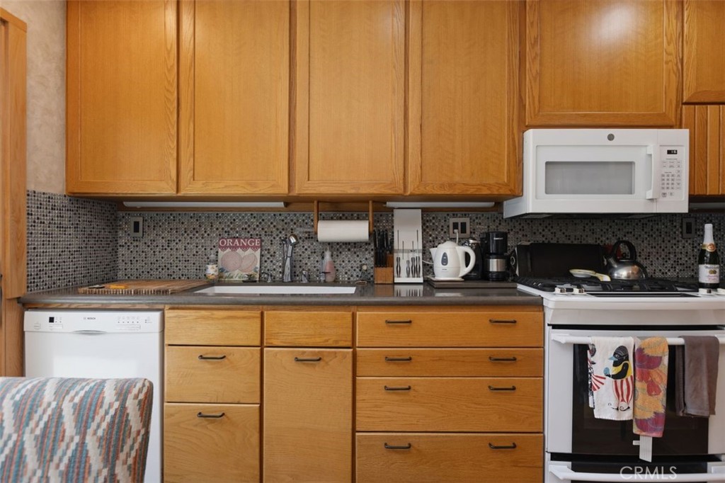 63 Seton Road Irvine, CA 92612 - Photo 12 of 50 Gallery Image 12