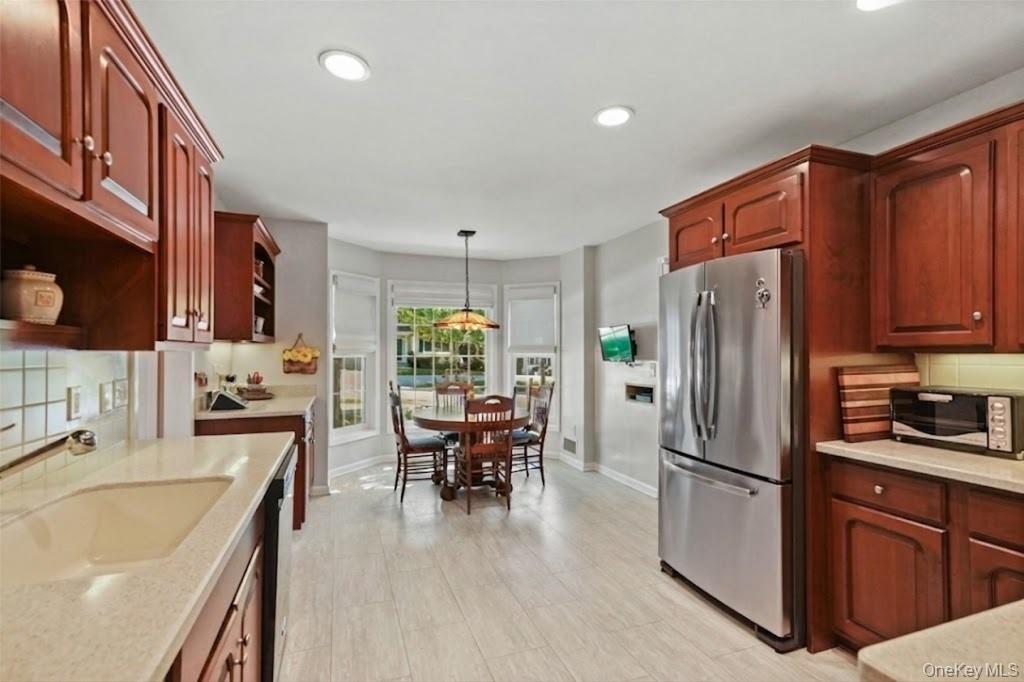 17 Cross River Road Mount Kisco, NY 10549 - Photo 4 of 22