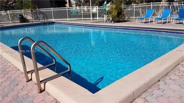 $1,800 | 1701 Northwest 96th Terrace, Unit 1E, Pembroke Pines, FL 33024