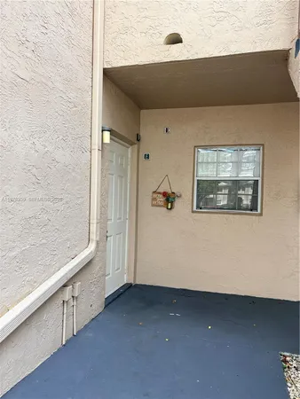 $1,800 | 1701 Northwest 96th Terrace, Unit 1E, Pembroke Pines, FL 33024