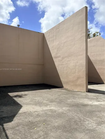 $1,800 | 1701 Northwest 96th Terrace, Unit 1E, Pembroke Pines, FL 33024