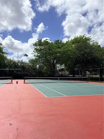 $1,800 | 1701 Northwest 96th Terrace, Unit 1E, Pembroke Pines, FL 33024