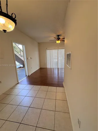 $1,800 | 1701 Northwest 96th Terrace, Unit 1E, Pembroke Pines, FL 33024