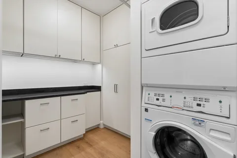 $625,000 | 435 West Erie Street, Unit 1106, Chicago, IL 60654