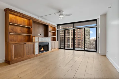 $625,000 | 435 West Erie Street, Unit 1106, Chicago, IL 60654
