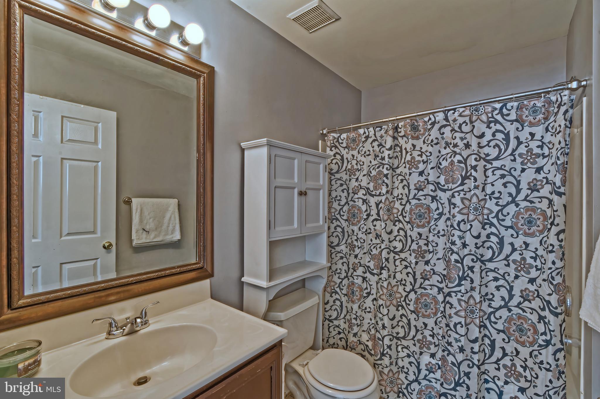 22 Log Cabin Road Sicklerville, NJ 08081 - Photo 21 of 25 Full Bath Upstairs