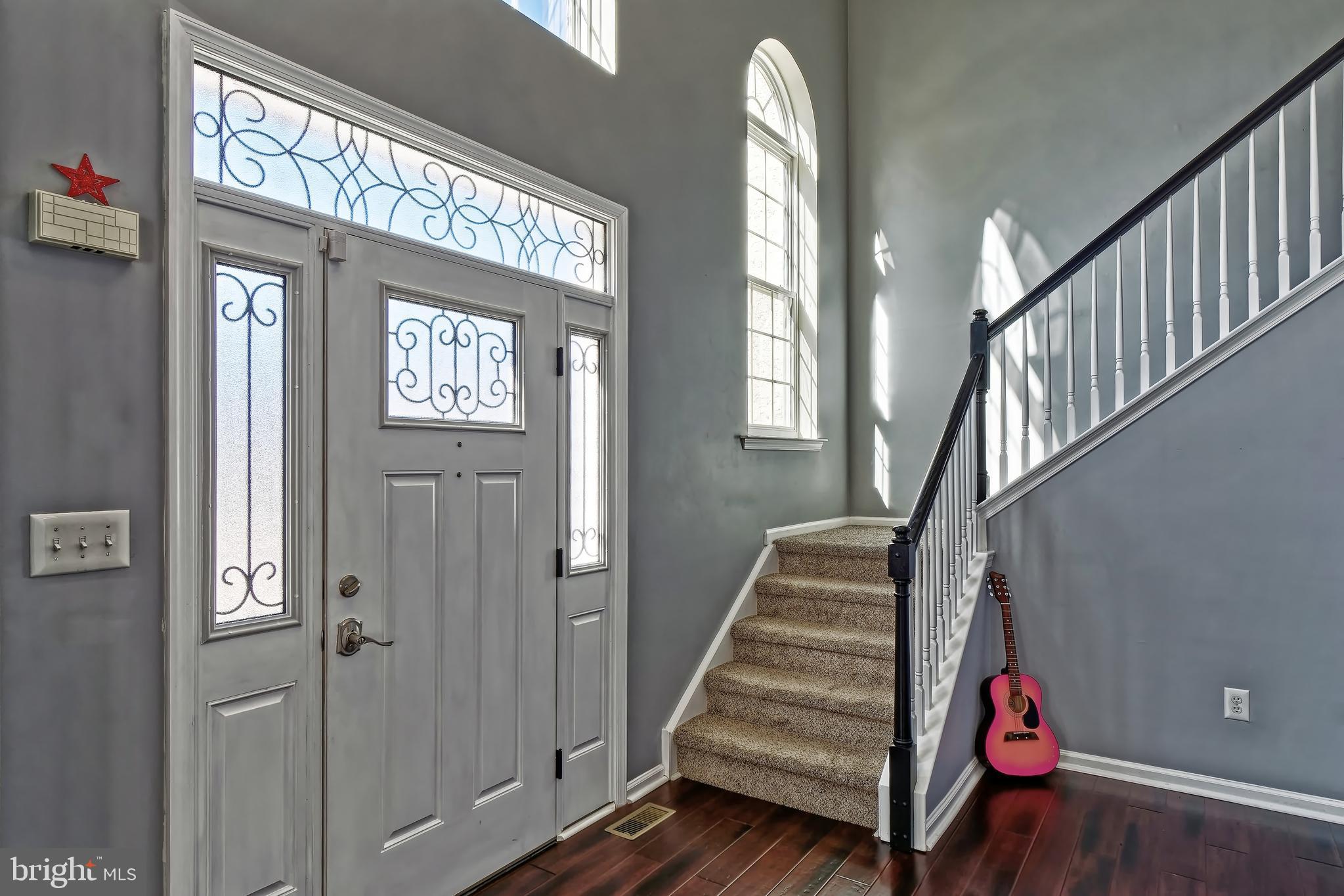 22 Log Cabin Road Sicklerville, NJ 08081 - Photo 4 of 25 Foyer