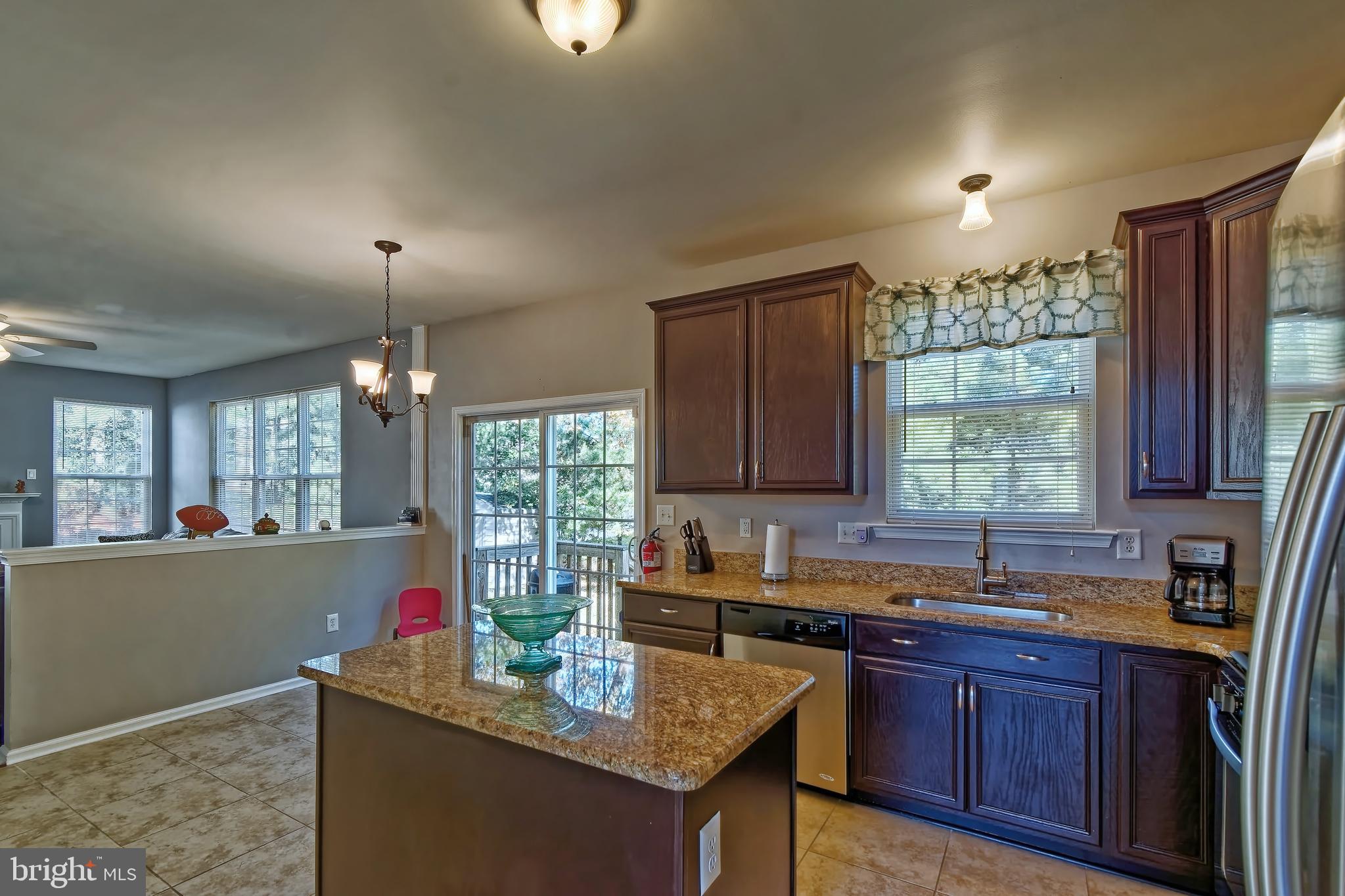 22 Log Cabin Road Sicklerville, NJ 08081 - Photo 7 of 25 Kitchen with Island