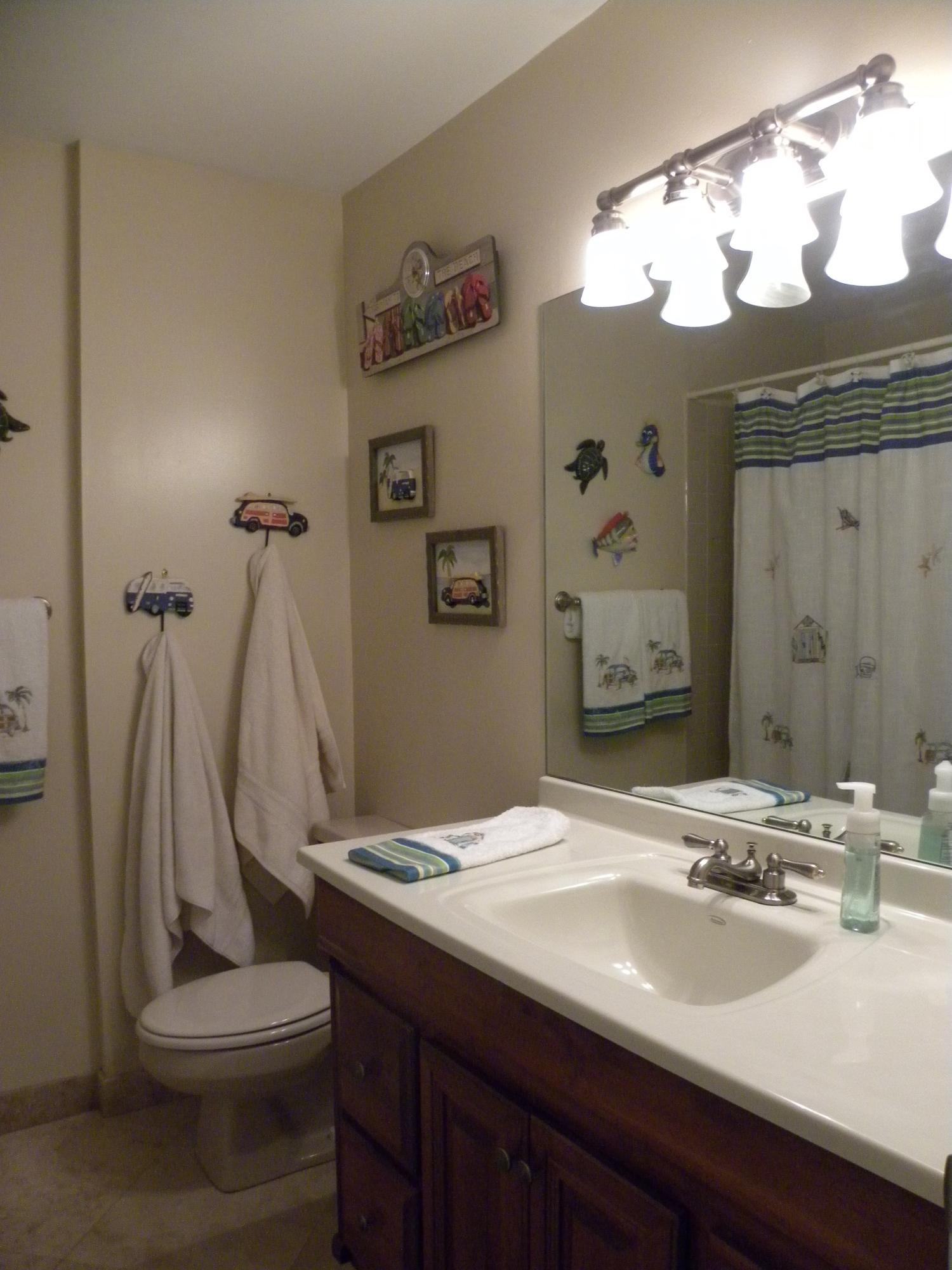 5074 Marina Circle Boca Raton, FL 33486 - Photo 17 of 36 2nd Bathroom