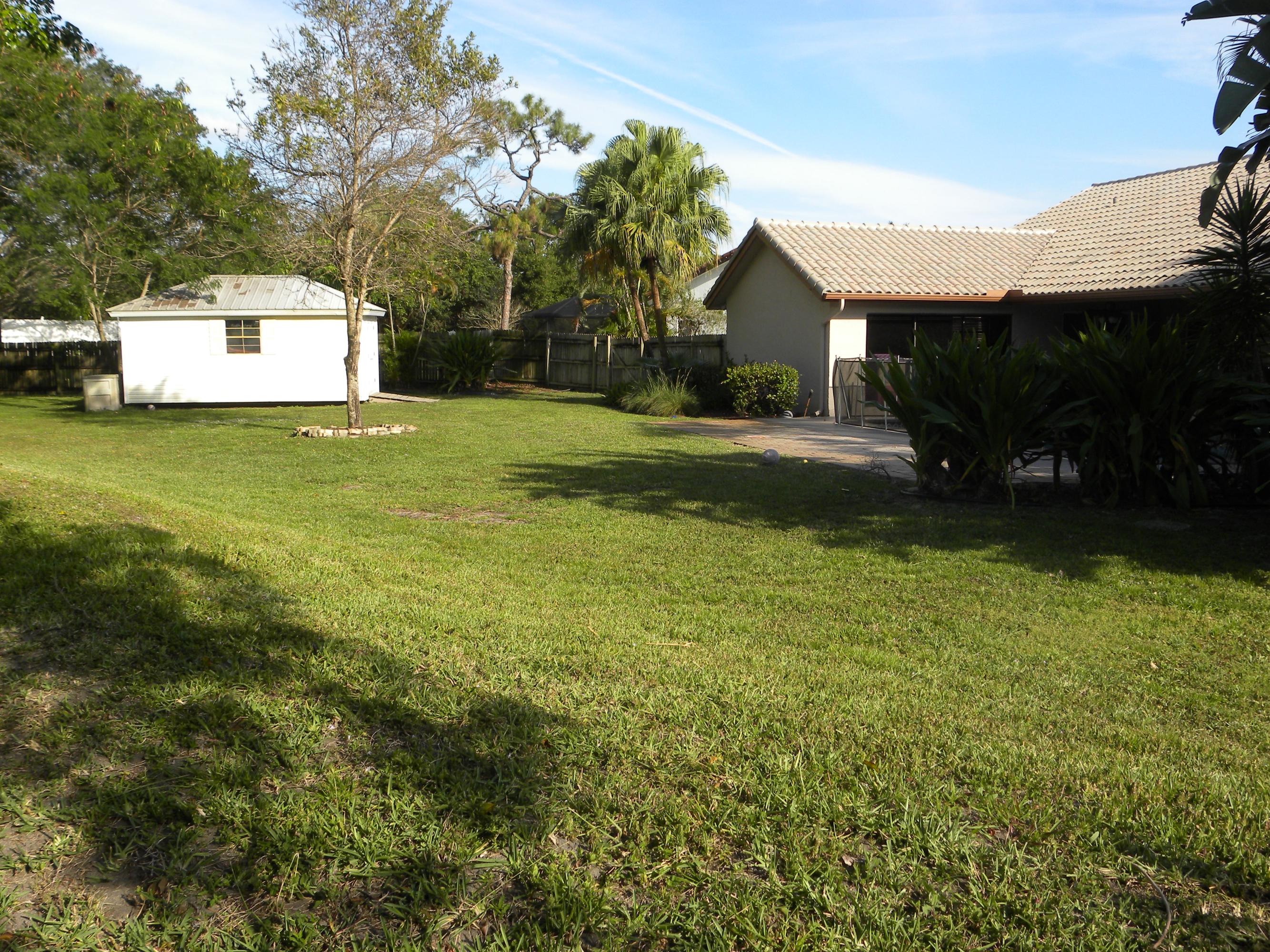 5074 Marina Circle Boca Raton, FL 33486 - Photo 27 of 36 Yard