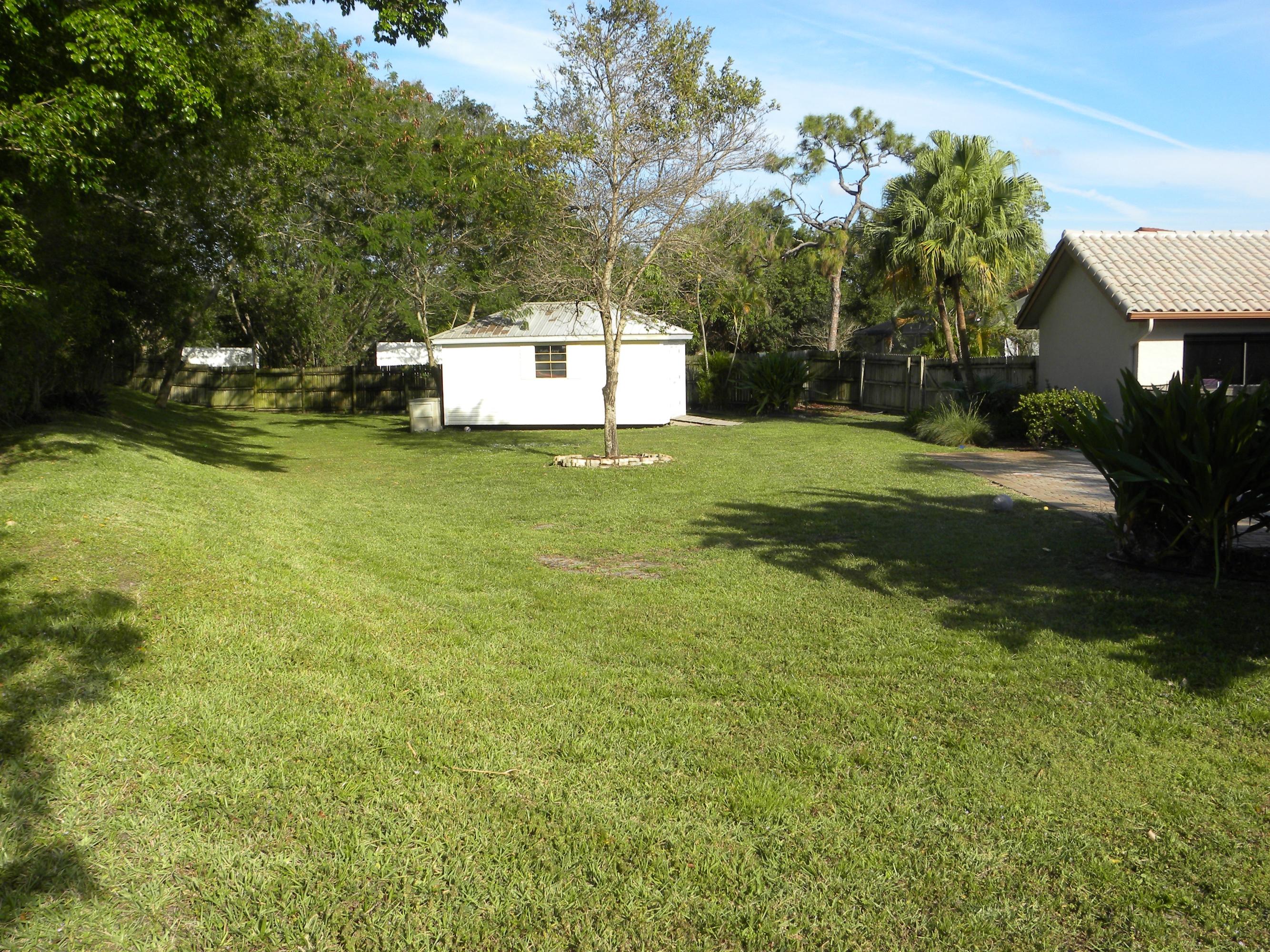 5074 Marina Circle Boca Raton, FL 33486 - Photo 28 of 36 Huge Fenced Yard