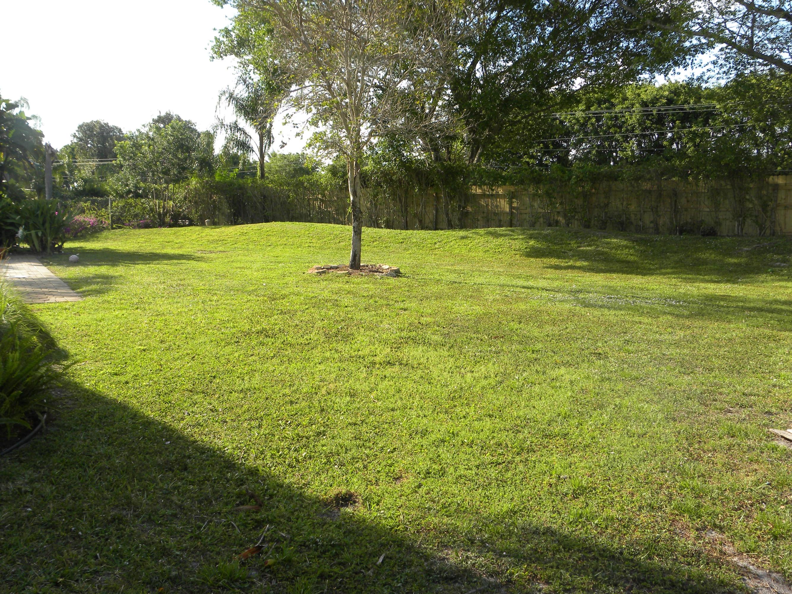 5074 Marina Circle Boca Raton, FL 33486 - Photo 31 of 36 Fenced Yard