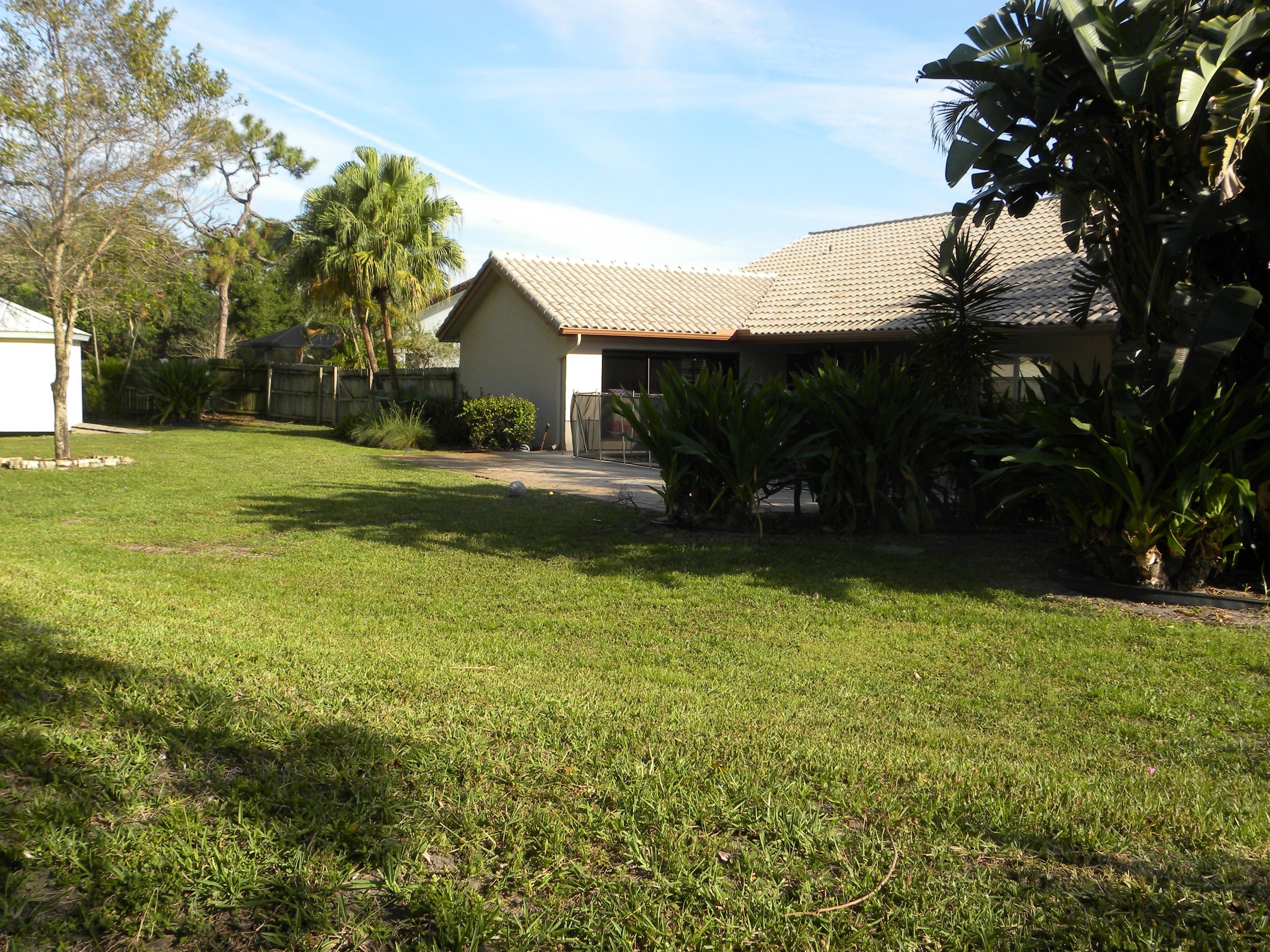 5074 Marina Circle Boca Raton, FL 33486 - Photo 32 of 36 Huge Yard