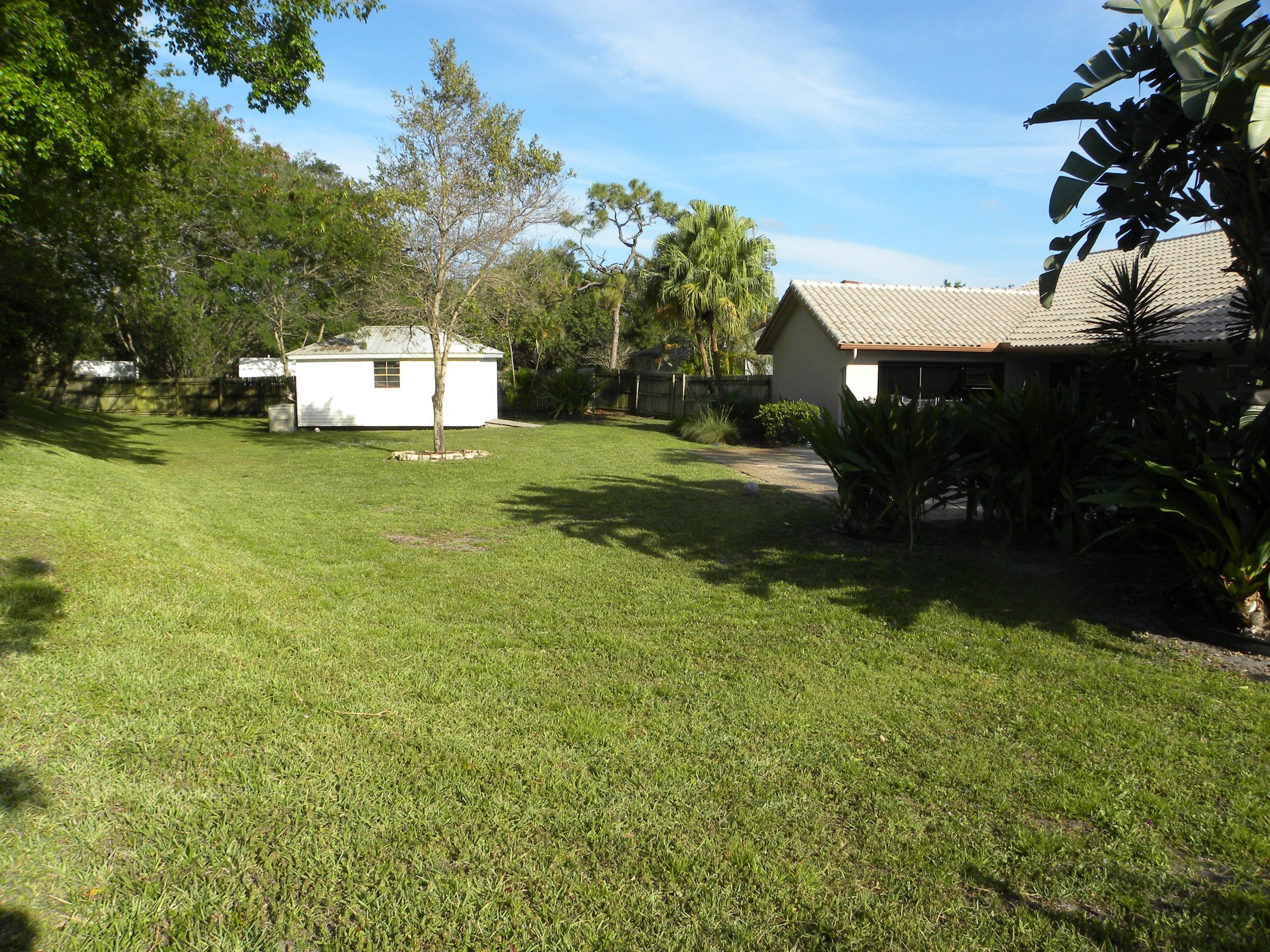 5074 Marina Circle Boca Raton, FL 33486 - Photo 35 of 36 Huge Fenced Yard