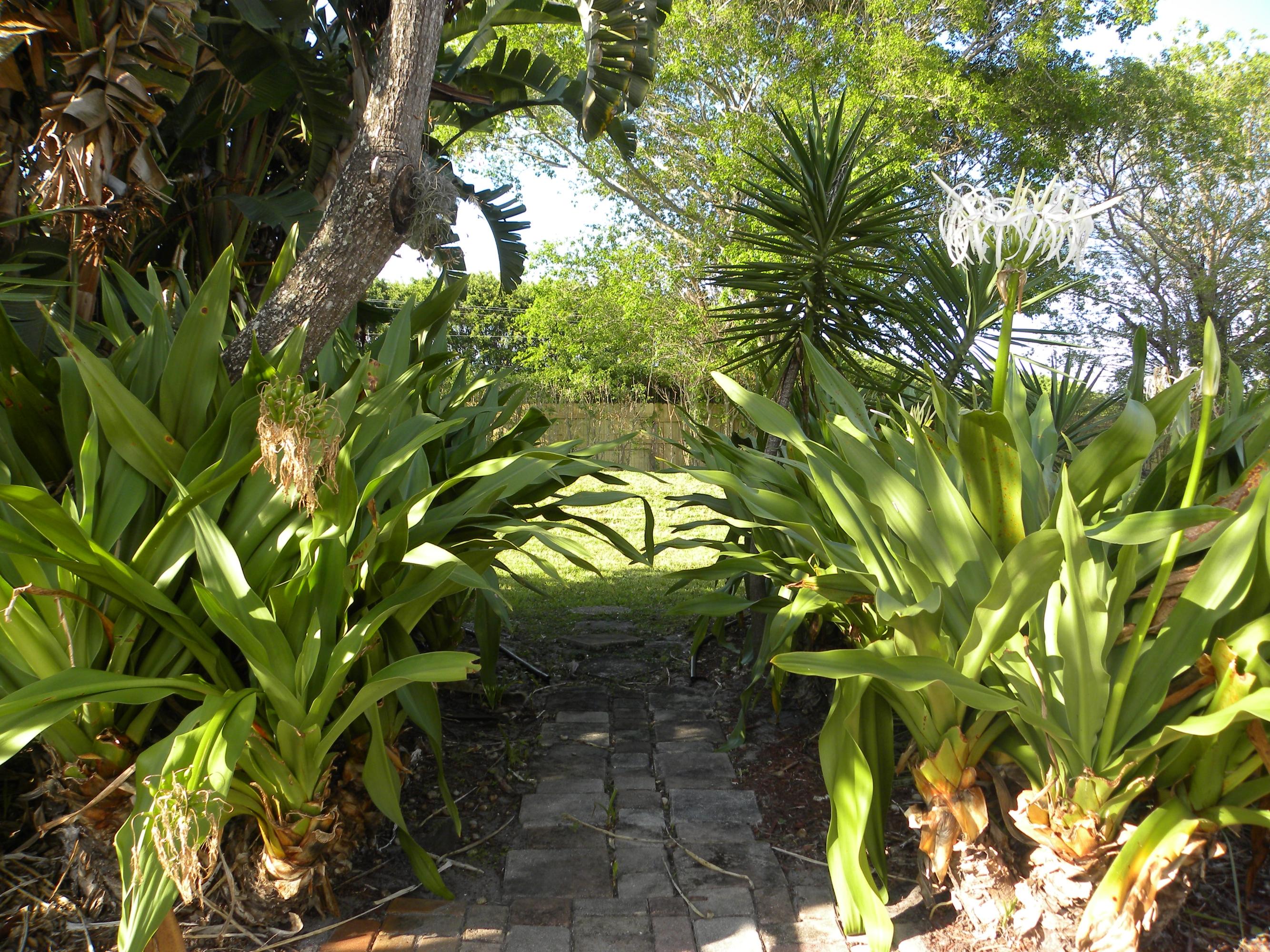 5074 Marina Circle Boca Raton, FL 33486 - Photo 36 of 36 Yard/Garden