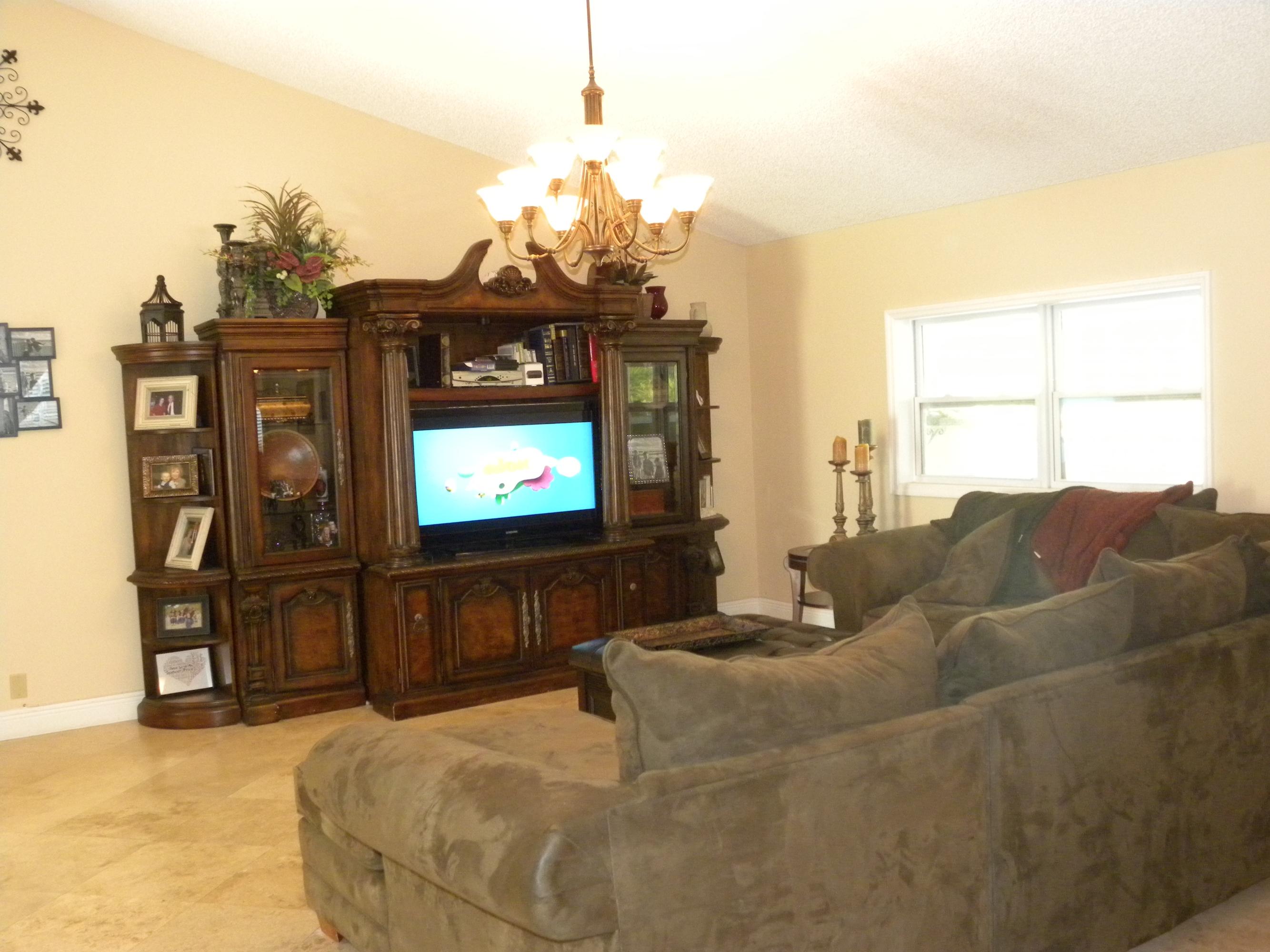 5074 Marina Circle Boca Raton, FL 33486 - Photo 4 of 36 Living Room