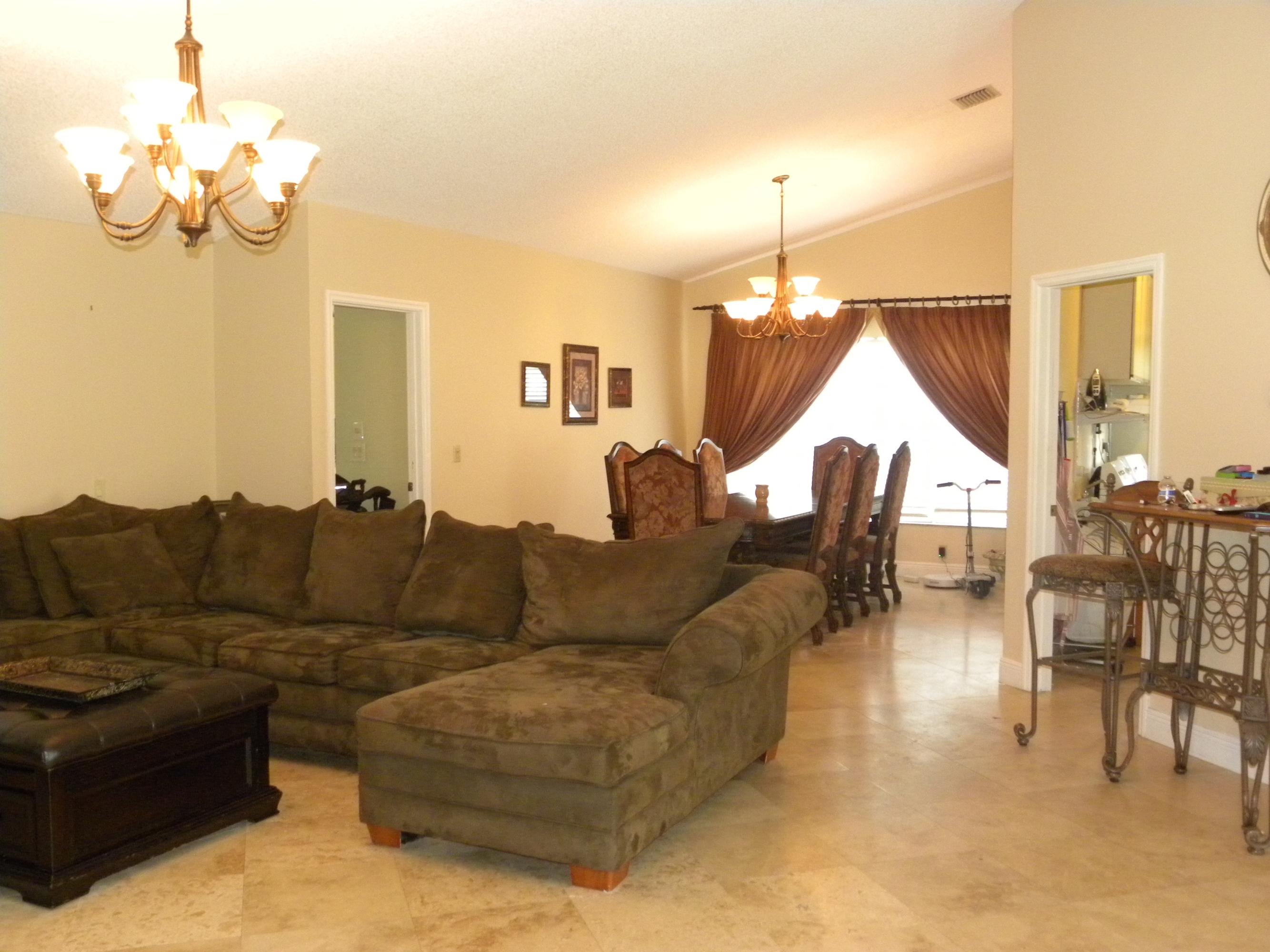 5074 Marina Circle Boca Raton, FL 33486 - Photo 5 of 36 Living Room