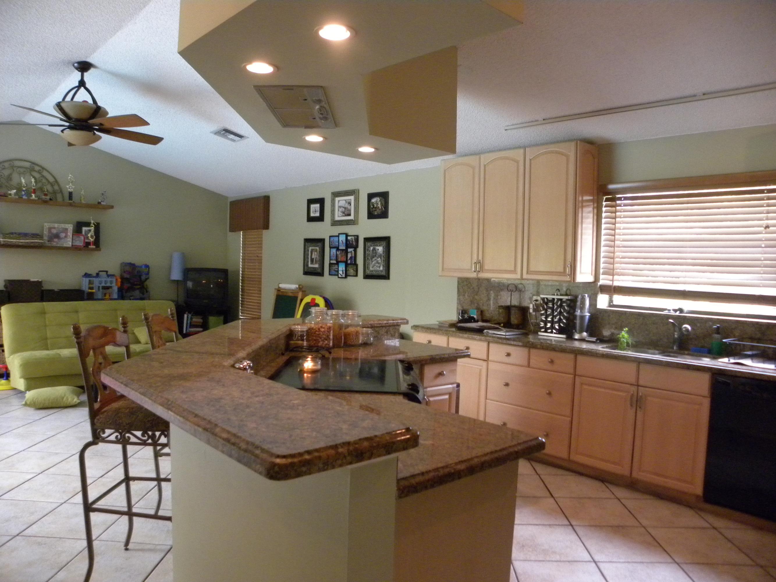 5074 Marina Circle Boca Raton, FL 33486 - Photo 8 of 36 Kitchen