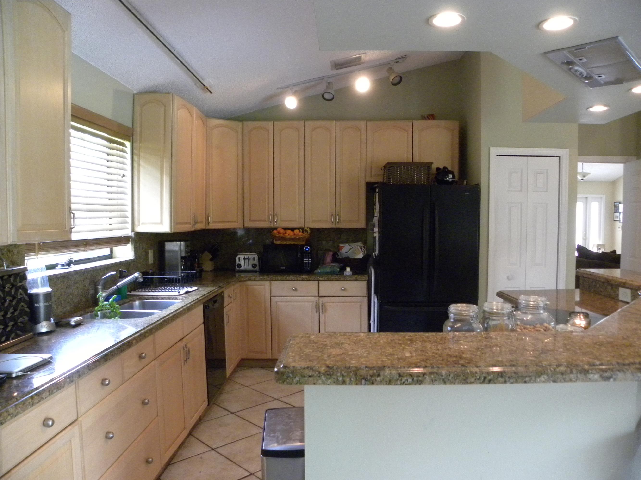 5074 Marina Circle Boca Raton, FL 33486 - Photo 10 of 36 Kitchen