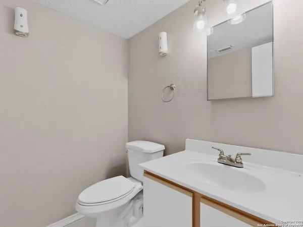 $2,000 | 7830 Fossil Banks, San Antonio, TX 78254