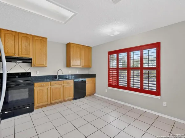 $2,000 | 7830 Fossil Banks, San Antonio, TX 78254