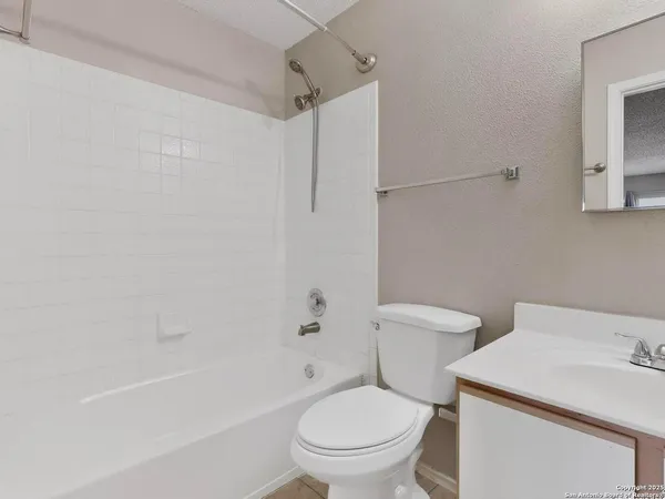 $2,000 | 7830 Fossil Banks, San Antonio, TX 78254