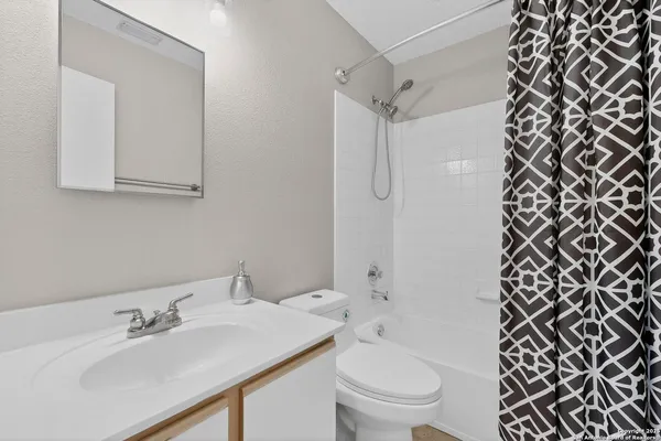 $2,000 | 7830 Fossil Banks, San Antonio, TX 78254