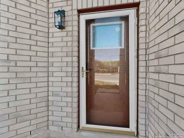 $2,000 | 7830 Fossil Banks, San Antonio, TX 78254