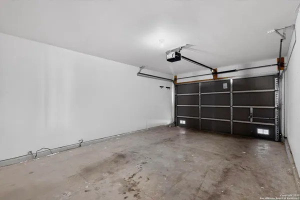 $2,000 | 7830 Fossil Banks, San Antonio, TX 78254