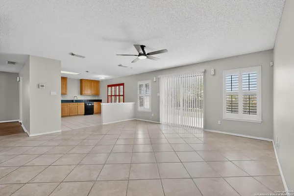 $2,000 | 7830 Fossil Banks, San Antonio, TX 78254