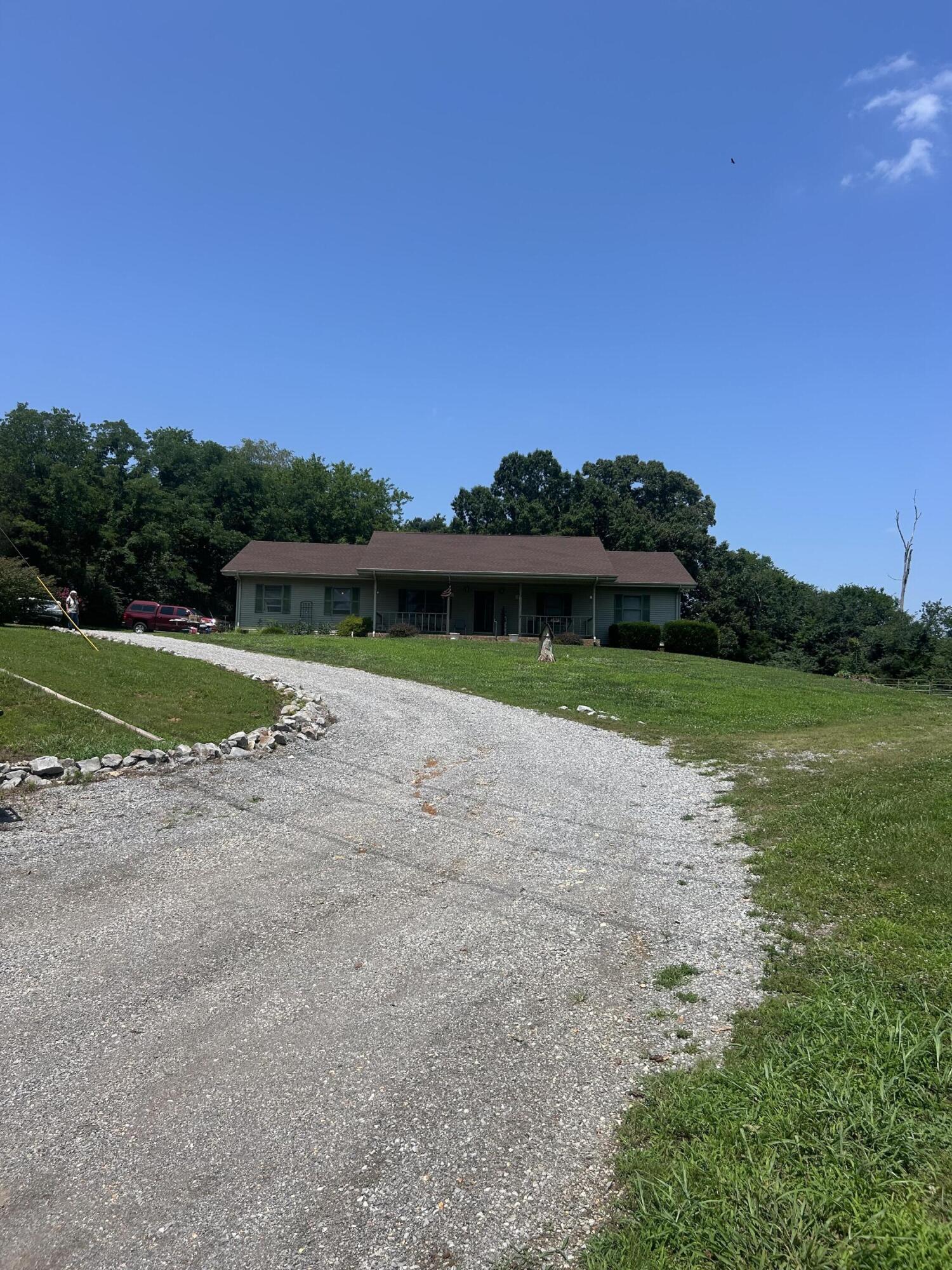 1024 Will Jackson Road Cadiz, KY 42211 - Photo 33 of 38 driveway