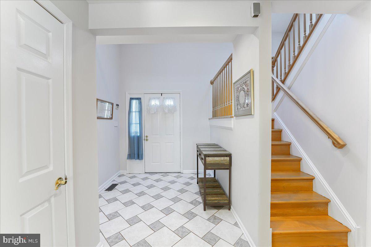29 Hunters Run Newtown Square, PA 19073 - Photo 5 of 34