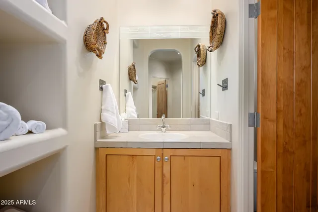 $2,300,000 | 10567 East Mark Lane, Scottsdale, AZ 85262