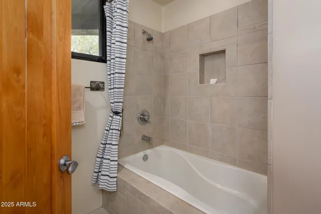 $2,300,000 | 10567 East Mark Lane, Scottsdale, AZ 85262