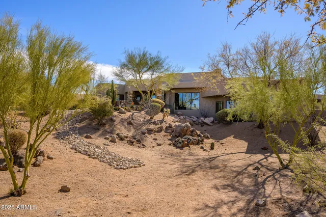 $2,300,000 | 10567 East Mark Lane, Scottsdale, AZ 85262
