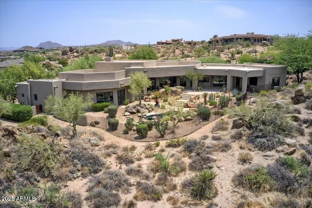 $2,300,000 | 10567 East Mark Lane, Scottsdale, AZ 85262