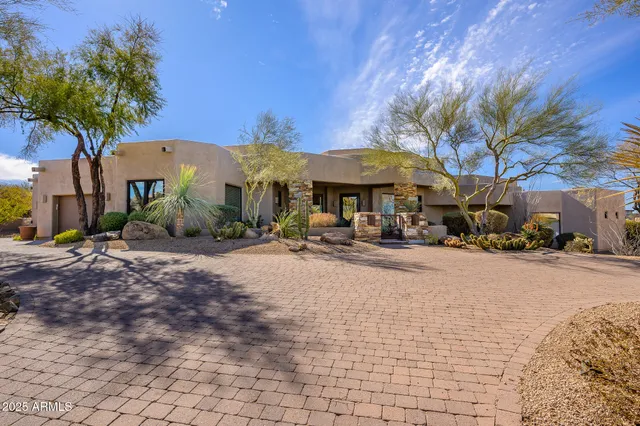 $2,300,000 | 10567 East Mark Lane, Scottsdale, AZ 85262