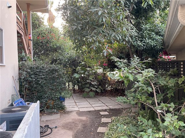 $2,395 | 1715 Raymond Hill Road, Unit 3, South Pasadena, CA 91030