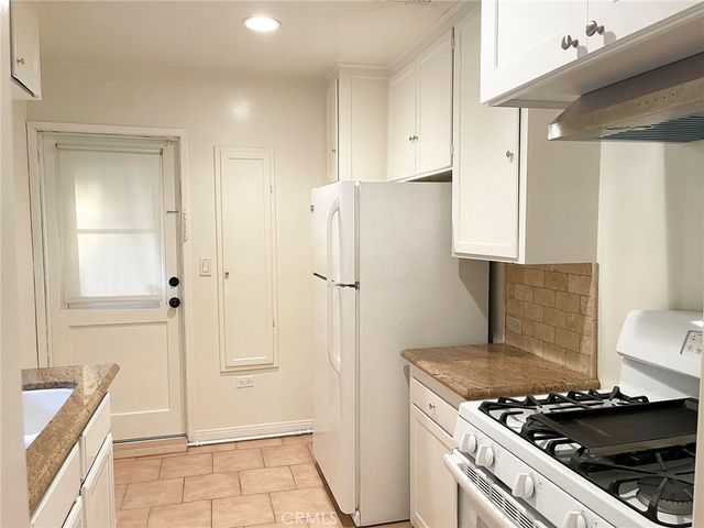 $2,395 | 1715 Raymond Hill Road, Unit 3, South Pasadena, CA 91030